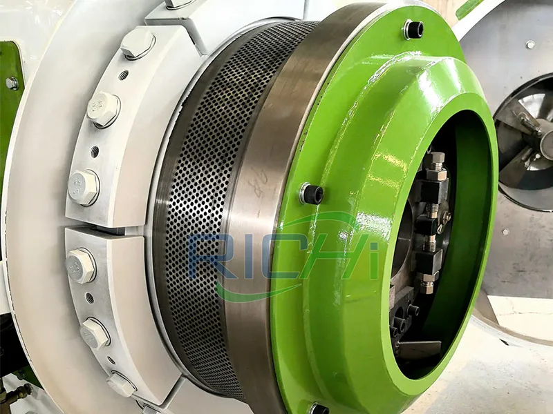 Large-capacity pelletizing chamber