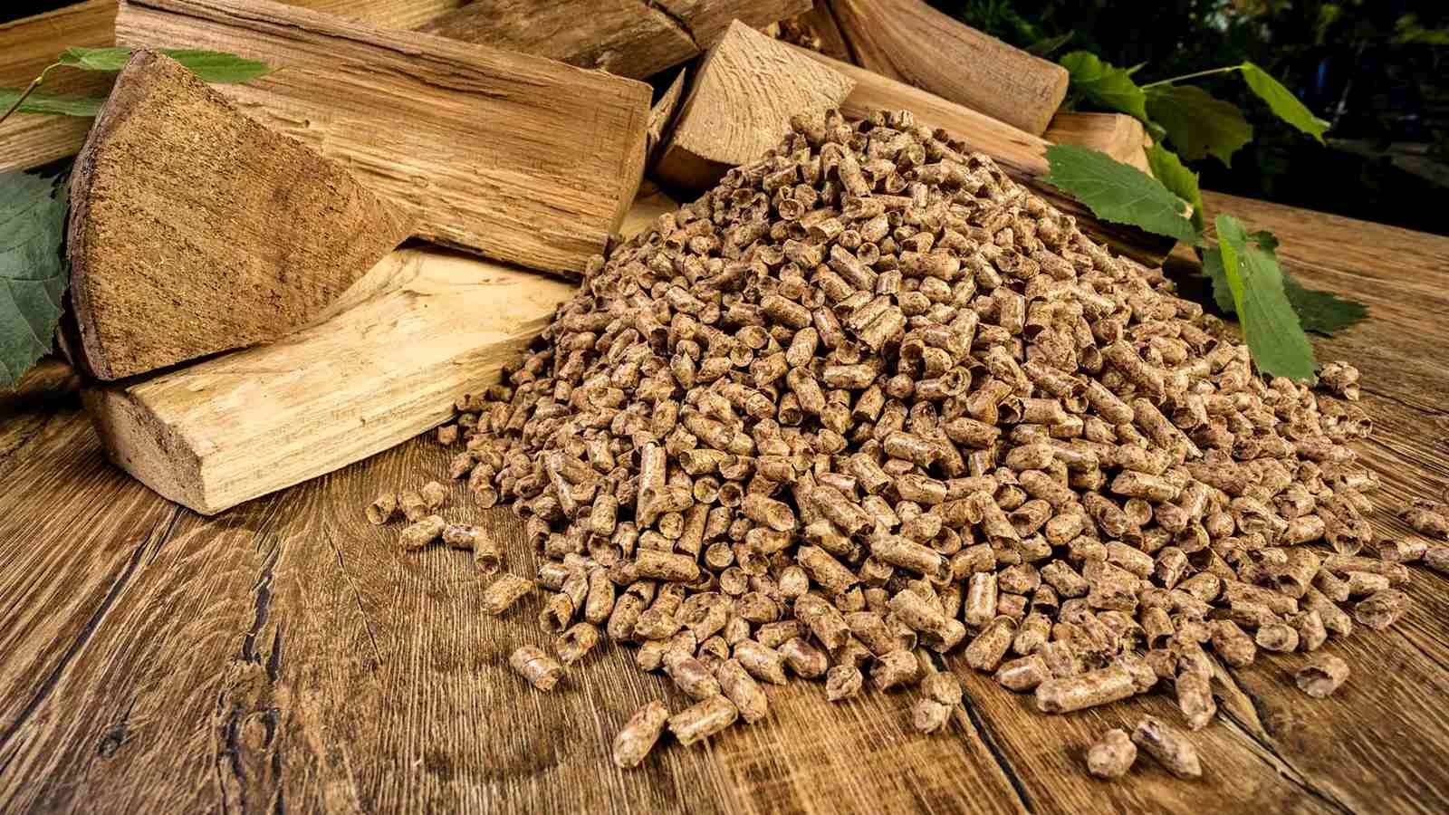 Finished pellets from production to combustion