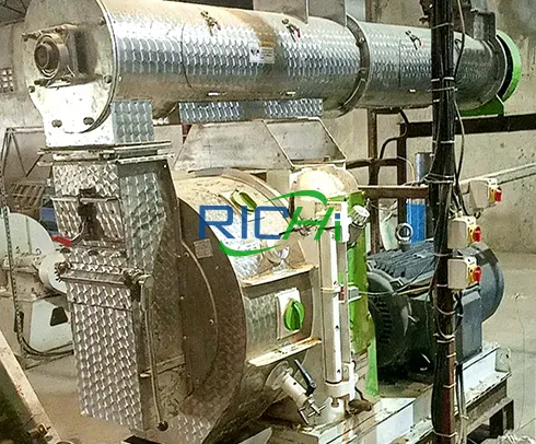 Goat feed pellet making machine in France