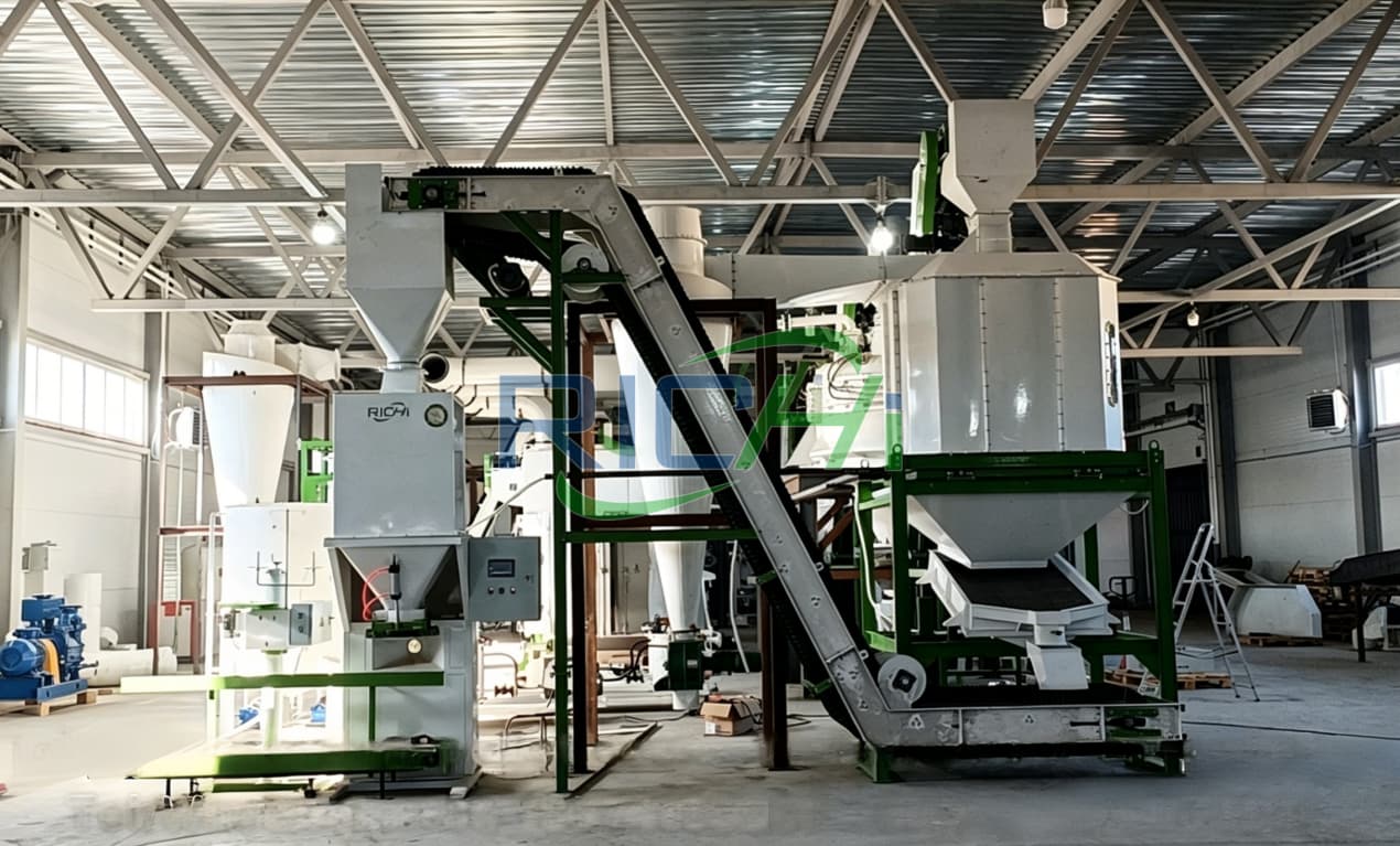 Линия по производству кормов для тонущего корма 1,5-2 тонны в России