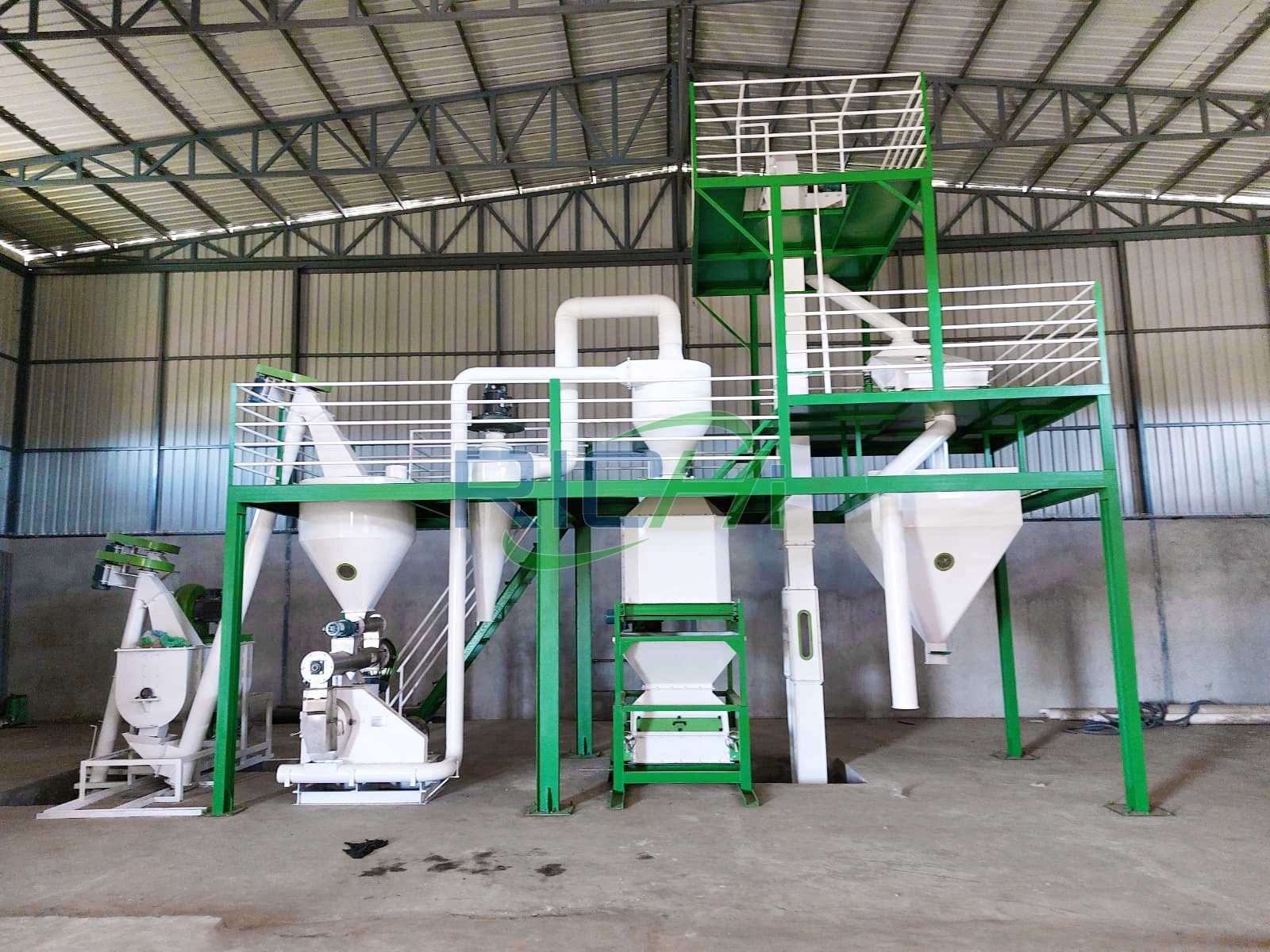 مصانع تجهيز أعلاف الدجاج الصغيرة (1-2 طن/ساعة) 