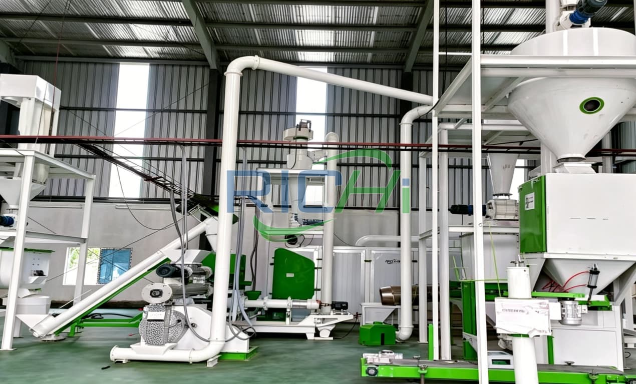 Великобритания 0,8-1,2 тонн/час Тонущая линия по производству рыбных кормов 