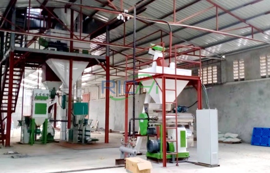3-5T / Heno máquina de pellets en la India