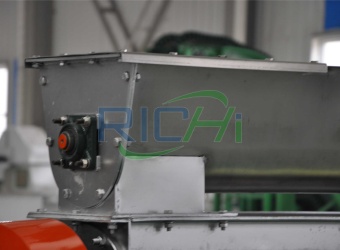 Cassava pellet machine feeding port