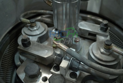 vertical biomass pellet machine pellet bin
