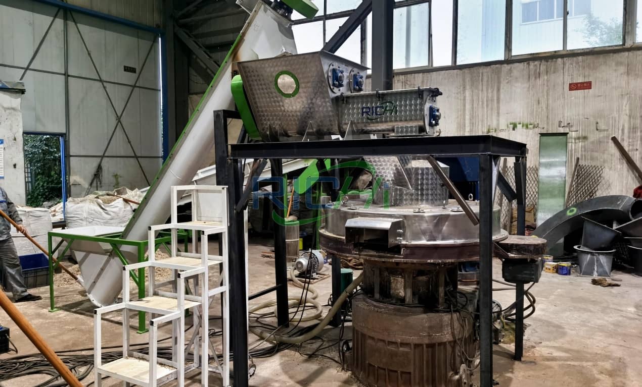 1.5-2T/H vertical wood pelletizer in South Africa