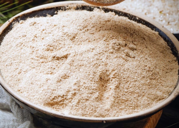Rice bran, a raw material for pig feed