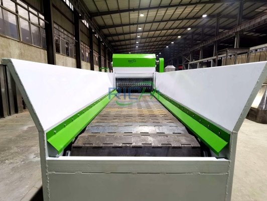 Widened feeding port