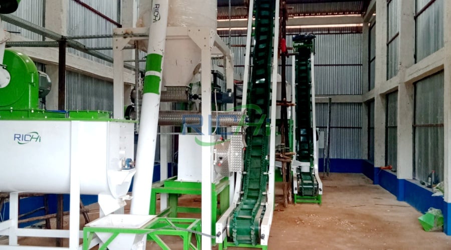 3T/H animal feed processing machine in Ethiopia