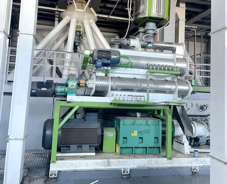 3T/H Pet food extruder for sale in the Netherlands