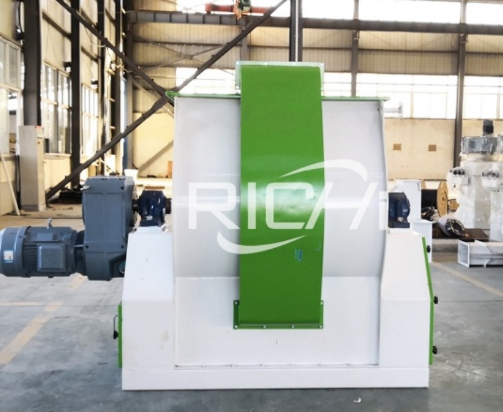 Animal feed mixer machine